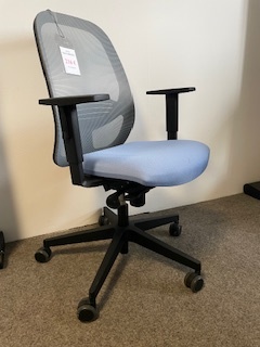 EGGY otočná stolička